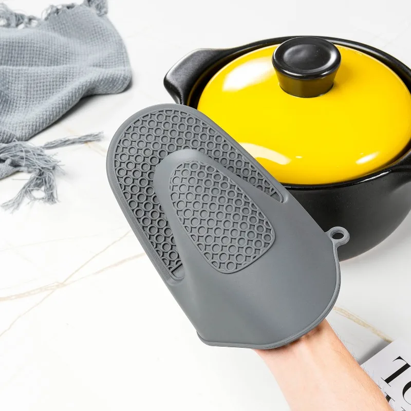 مشبك يدوي من السيليكون المُسمك - مراجعة Oven Mitt Silicone وسعره