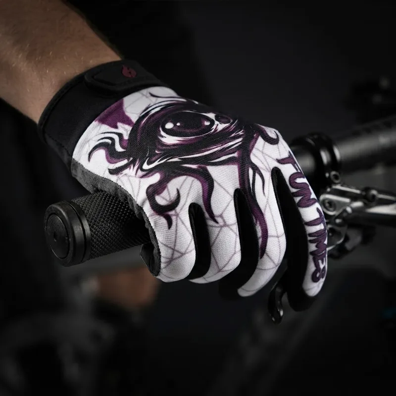 قفازات FUNTIMES Purple Magic E - مراجعة Magic Touch Glove وسعره