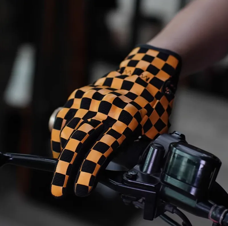 قفازات Uglybros للدراجات النار - مراجعة Leather Driving Glove وسعره