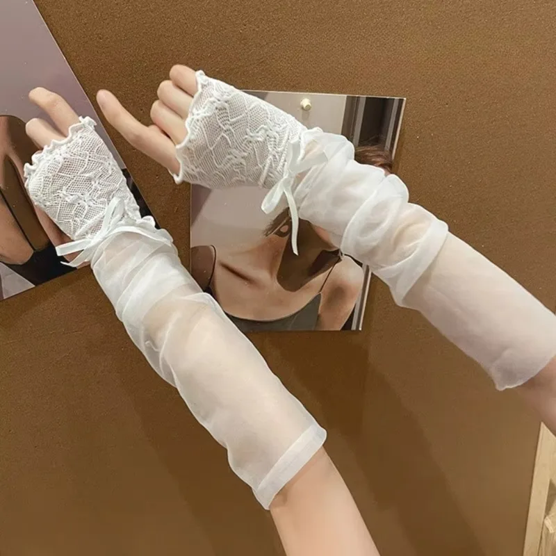 قفازات شبكية شفافة بتصميم Y2K  - مراجعة Fingerless Glove Knit وسعره