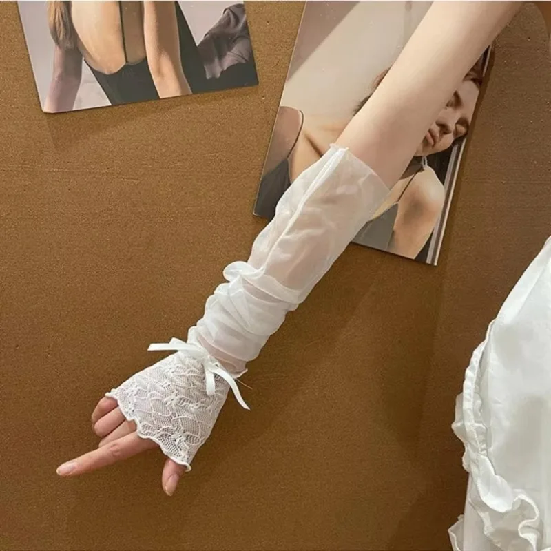 قفازات شبكية شفافة بتصميم Y2K  - مراجعة Fingerless Glove Knit وسعره